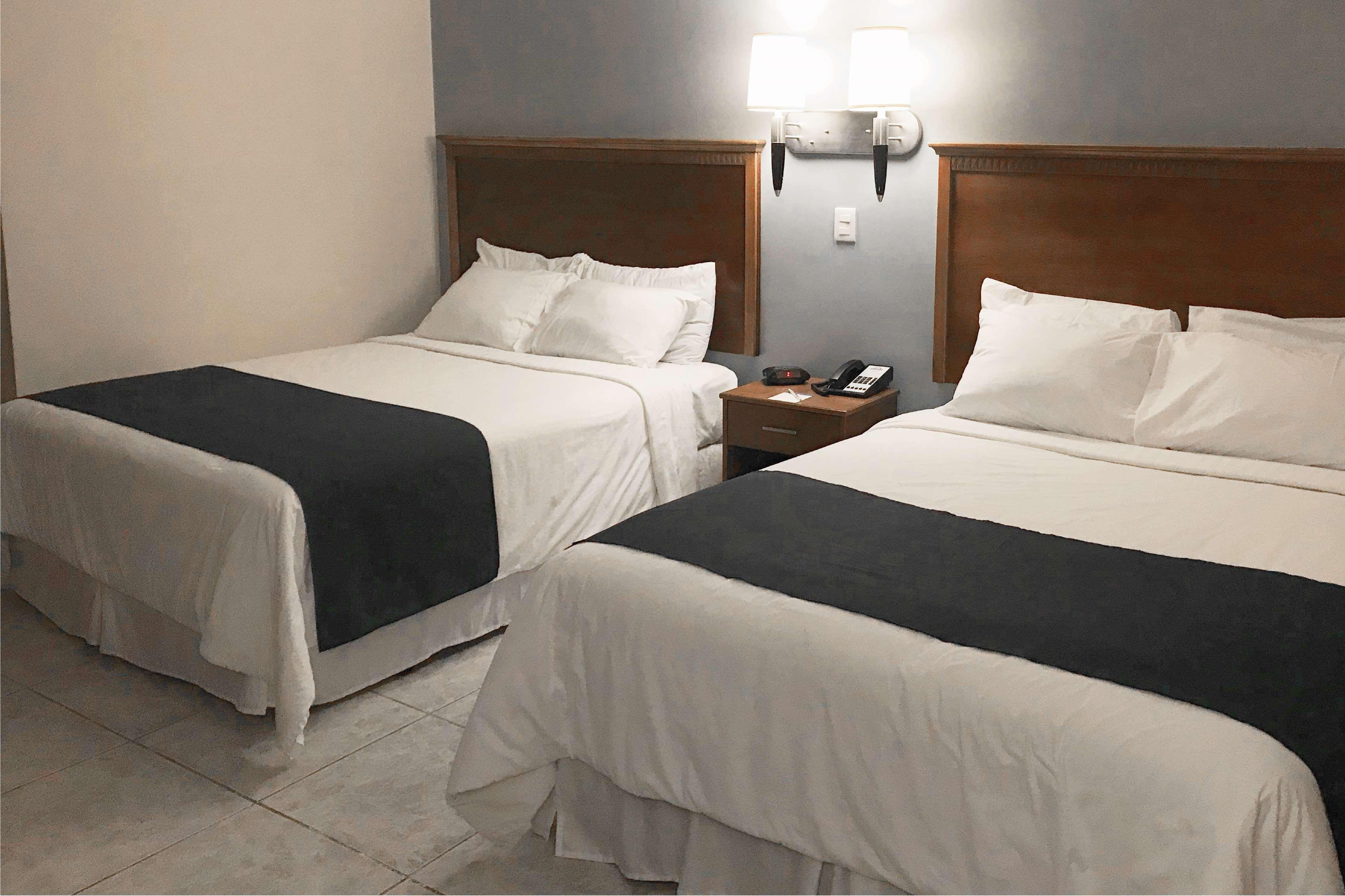 Days Inn By Wyndham Piedras Negras Eksteriør billede