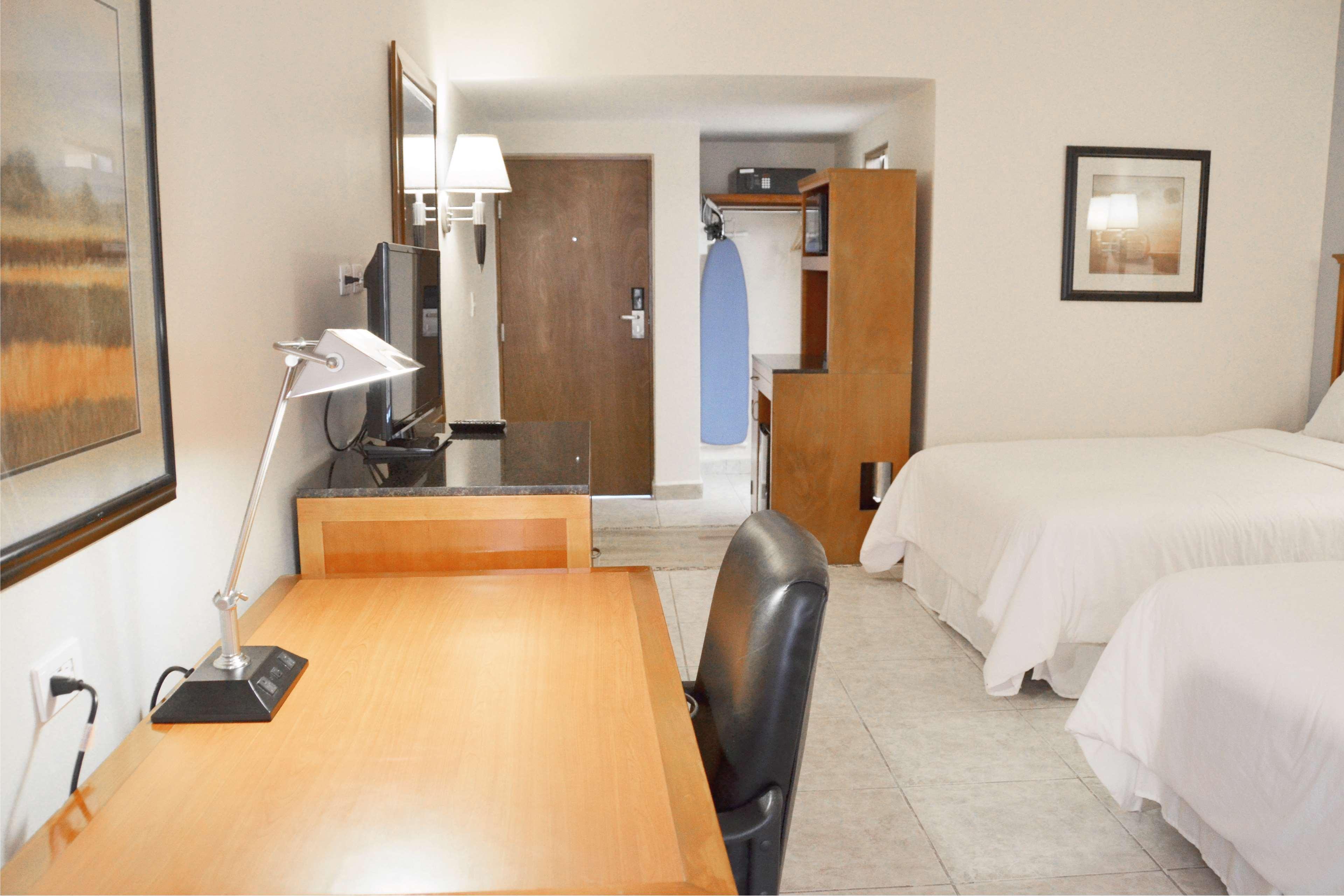 Days Inn By Wyndham Piedras Negras Eksteriør billede