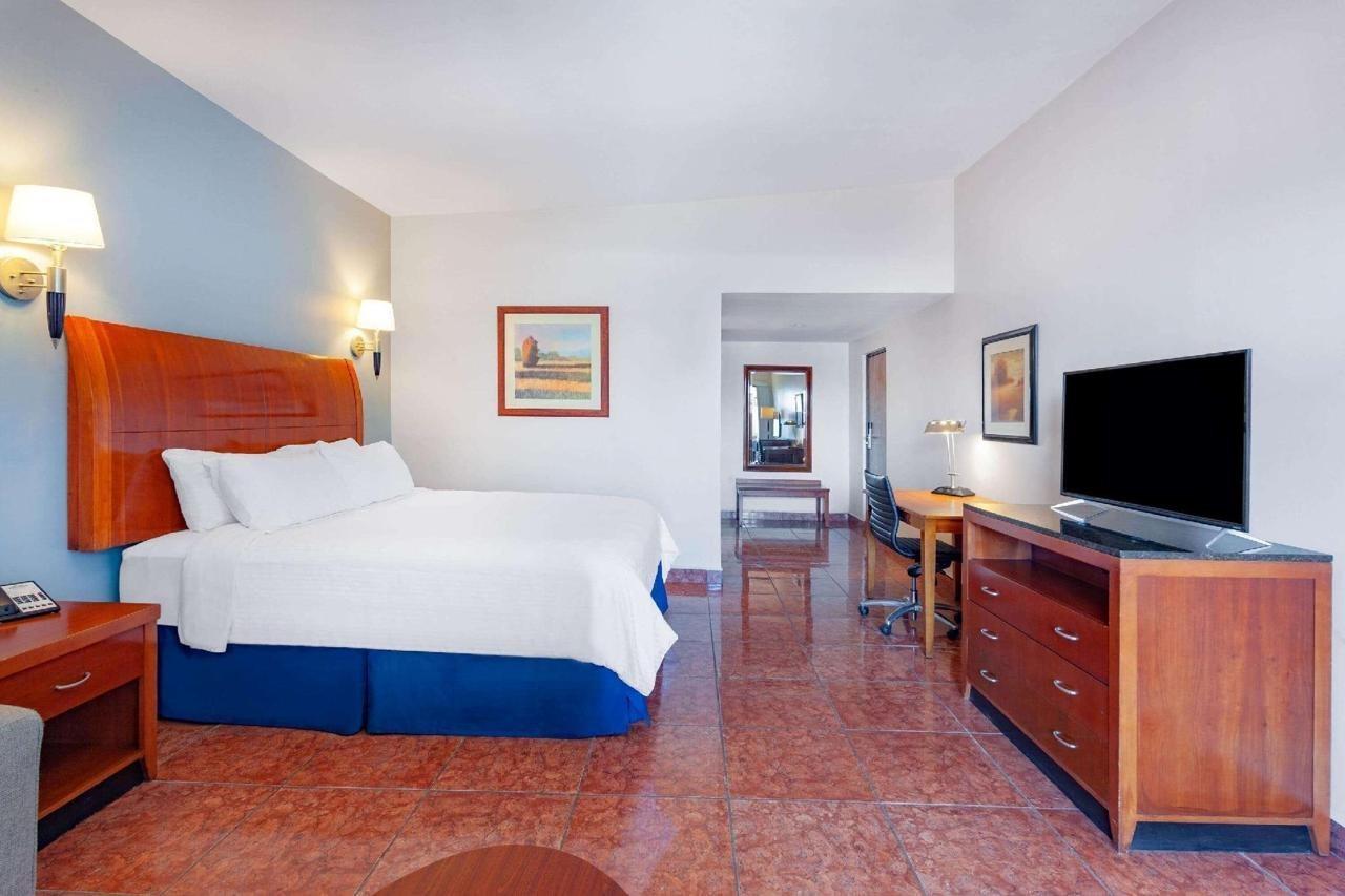Days Inn By Wyndham Piedras Negras Eksteriør billede